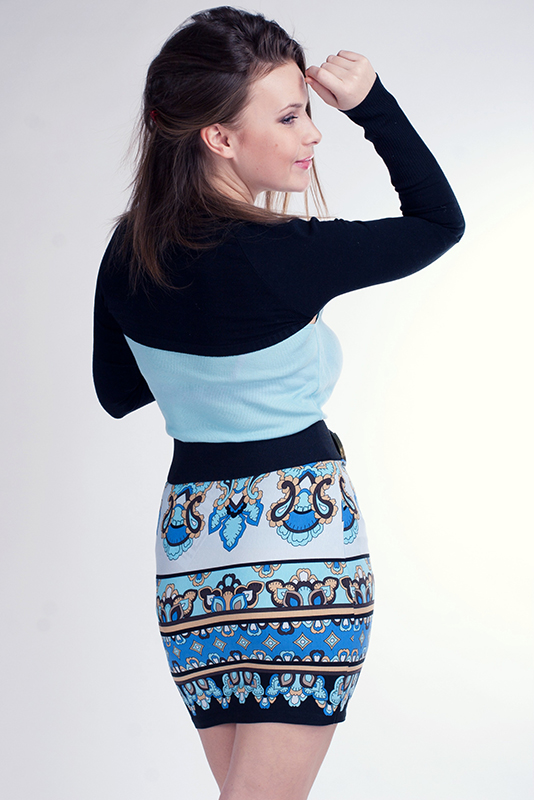 ����� ����